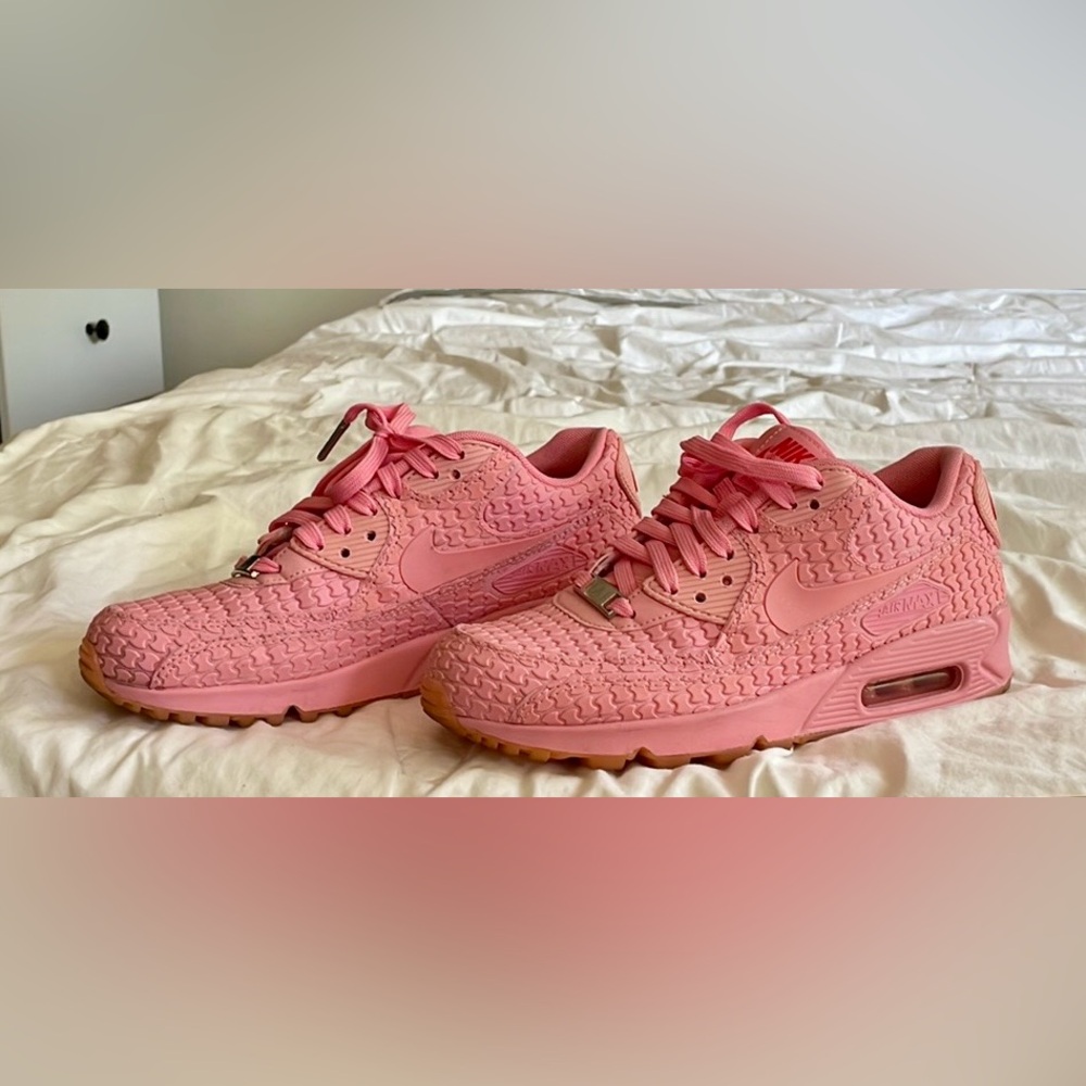 Air Max 90 "Shanghai Must Win Cake" sneakers, Women’s size 6.5 US - Picture 5 of 6